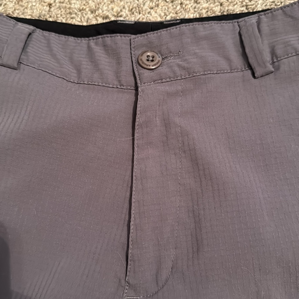 Men’s Under Armour grey cargo shorts. 32. Stretchy ripstop fabric. Like new - Picture 7 of 7